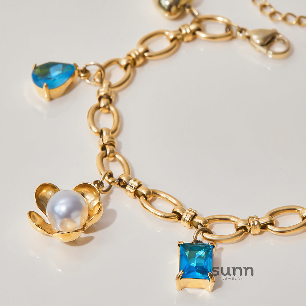 Azura Blossom Bead Bracelet [NHQ2PNJE]