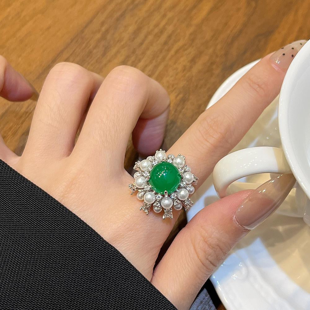 Azure Regal Emerald Pearl Ring [0FXQY58P]