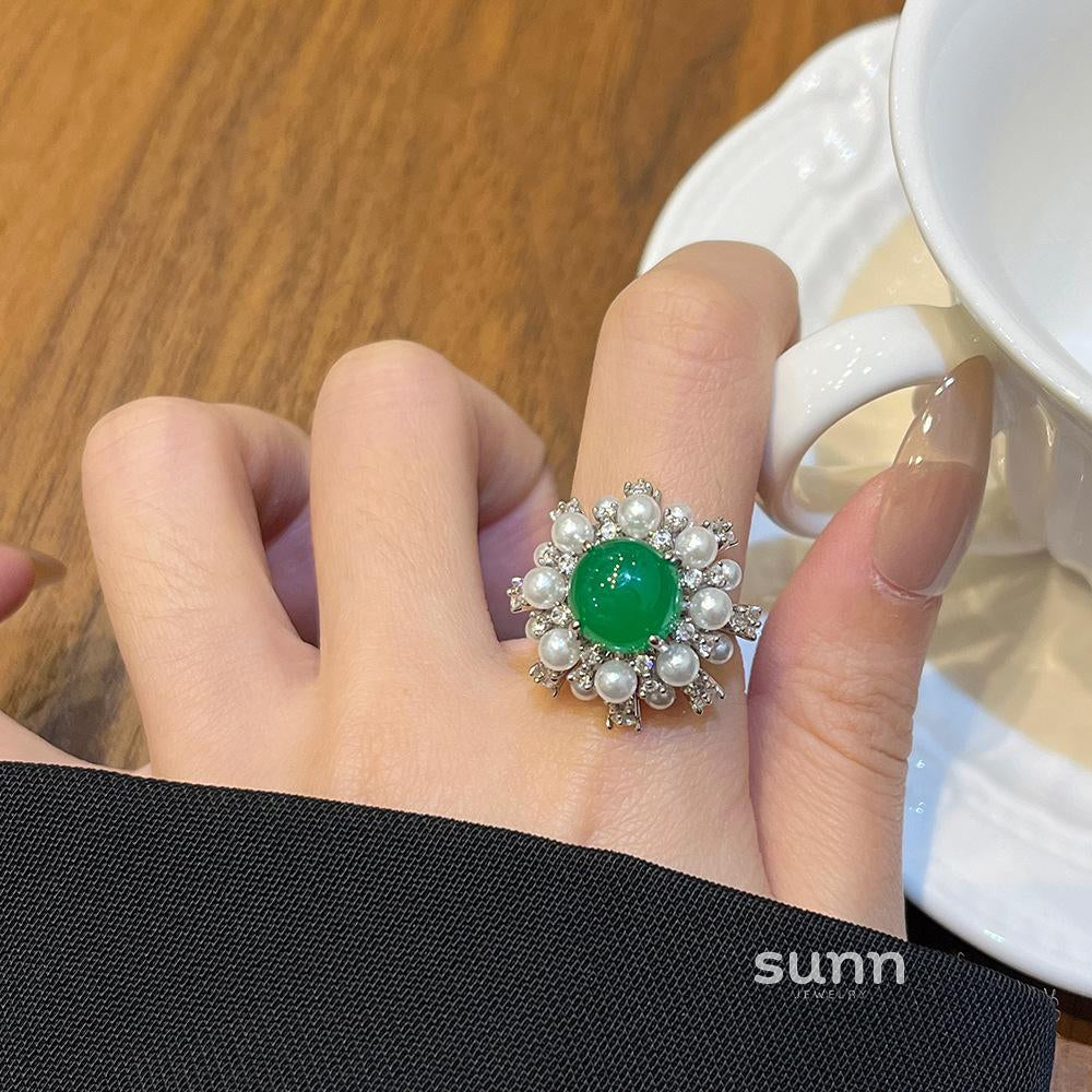 Azure Regal Emerald Pearl Ring [J4J82ZCT]