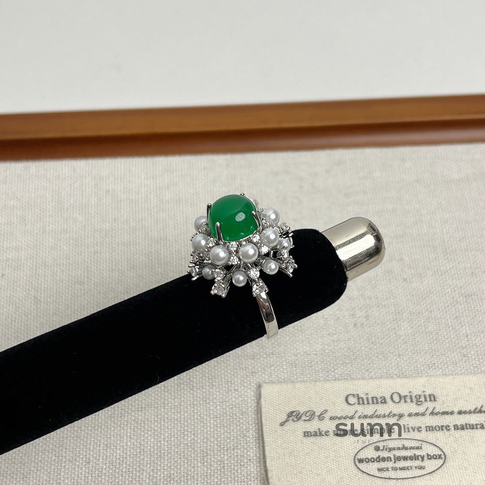 Azure Regal Emerald Pearl Ring [2HR83IFG]