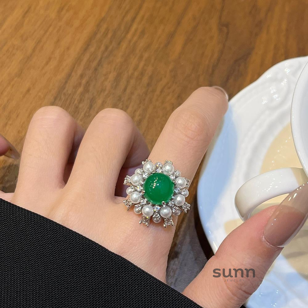 Azure Regal Emerald Pearl Ring [0FXQY58P]