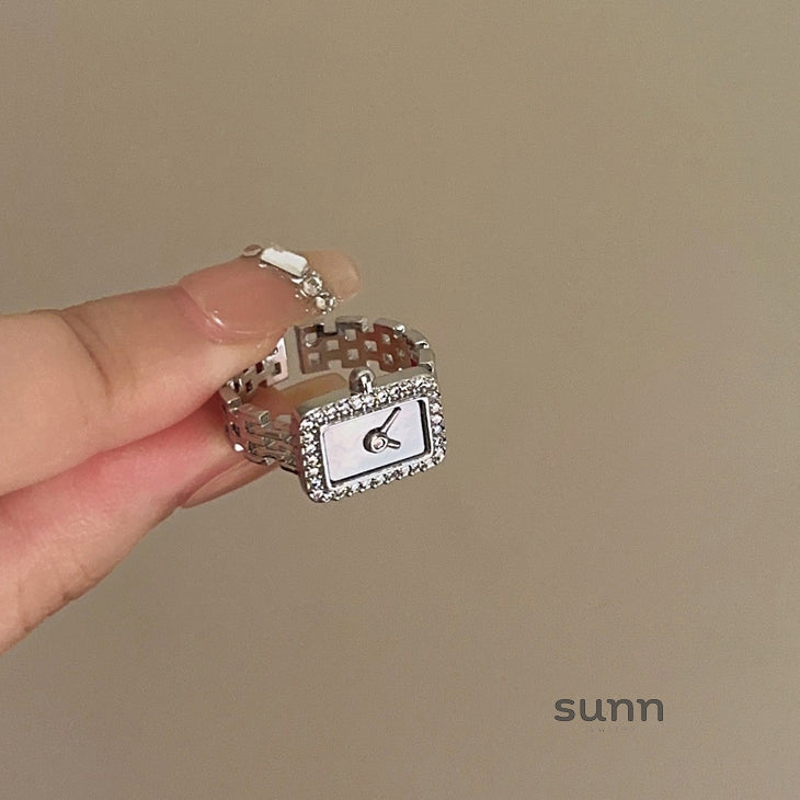 Baileigh Silver Timepiece Ring [EFJCX3FJ]