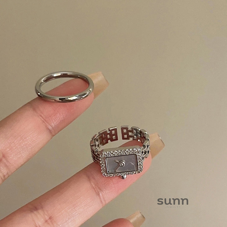 Baileigh Silver Timepiece Ring [KREBKC1E]
