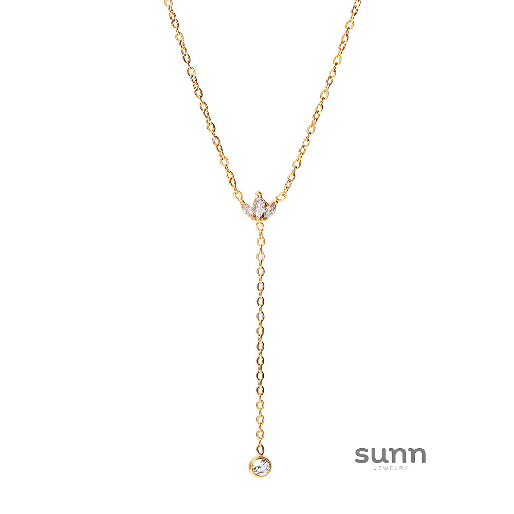 Basma Golden Crown Pendant Necklace [WFGTD0CW]