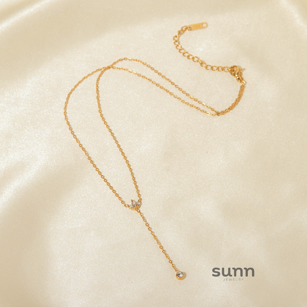 Basma Golden Crown Pendant Necklace [TRJKU9FD]