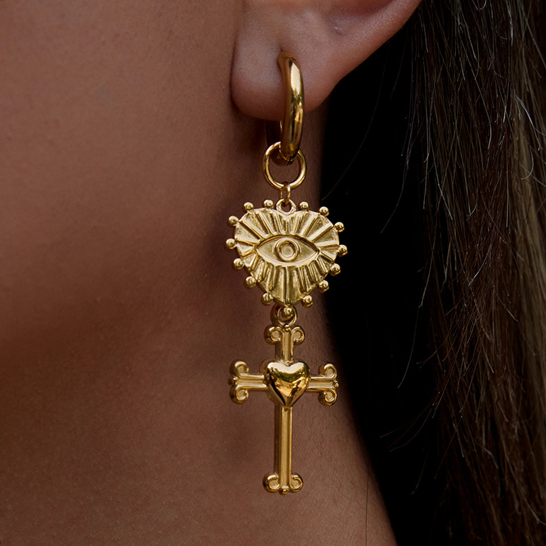 Bay Cross Heart Stud Earrings [33V4YP5O]