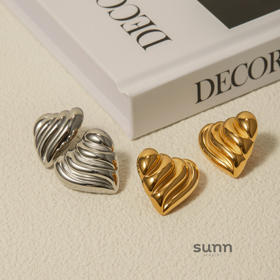 Bay Sculpted Heart Earrings [NT6ZZMT9]