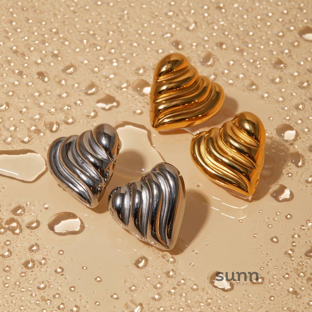 Bay Sculpted Heart Earrings [F6UHOLAN]