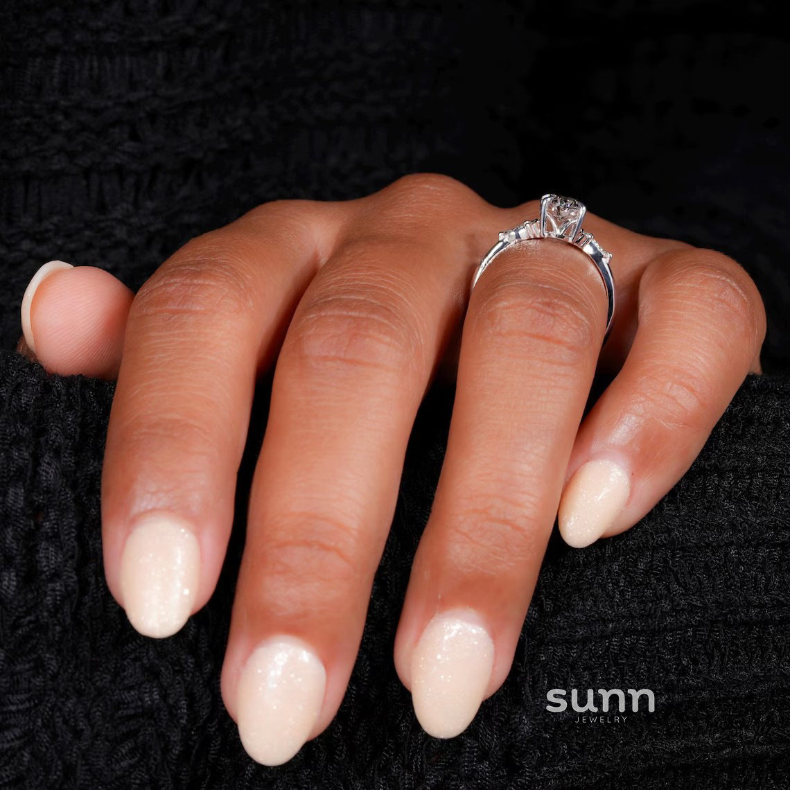 Bayla Radiant Oval Ring [SOIYIV5Z]