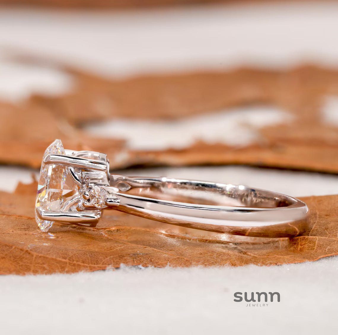 Bayla Radiant Oval Ring [DBTUBNHH]
