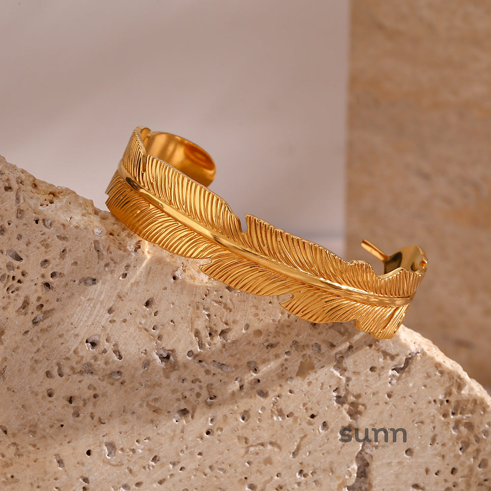 Baylee Gilded Leaf Cuff [HPL9H3M1]