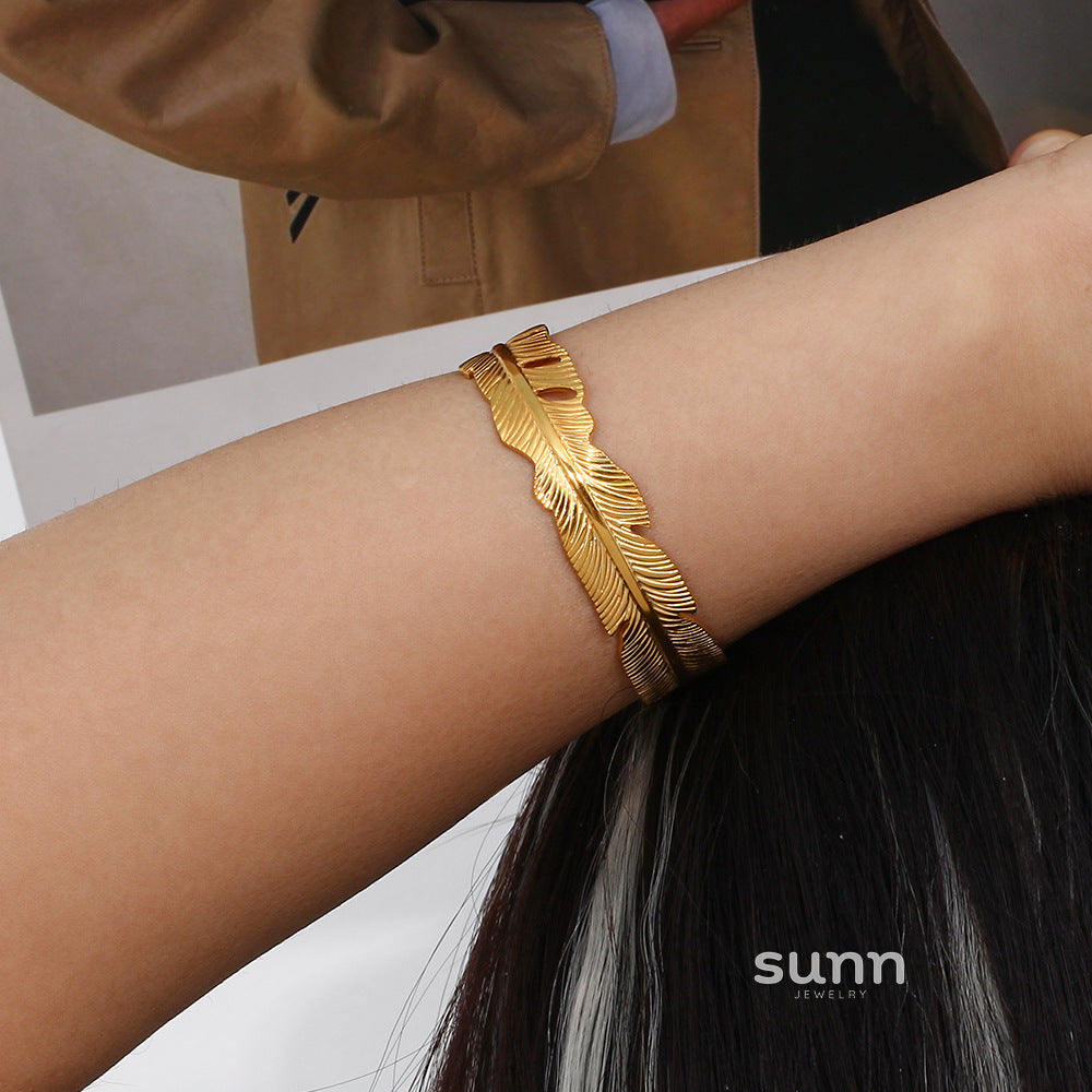 Baylee Gilded Leaf Cuff [DCTT48AI]