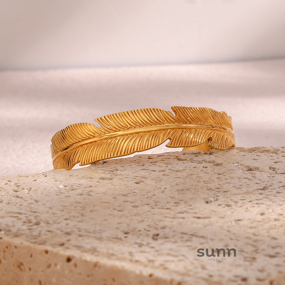 Baylee Gilded Leaf Cuff [N6NOU9IT]