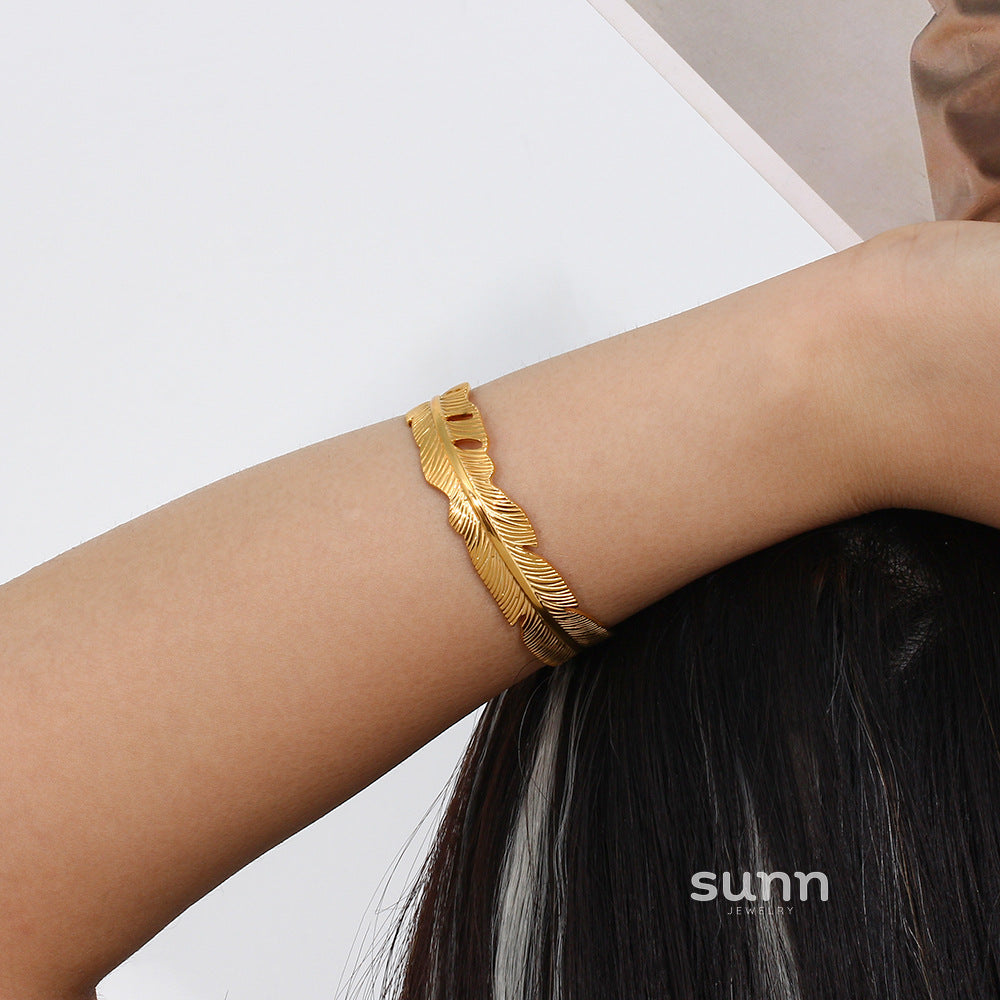 Baylee Gilded Leaf Cuff [56VAF4LP]