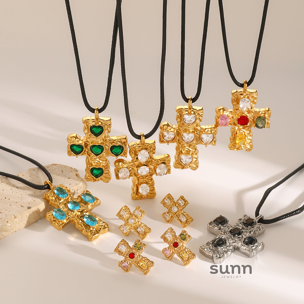Baylei Zircon Cross Necklace [8B60A5RR]