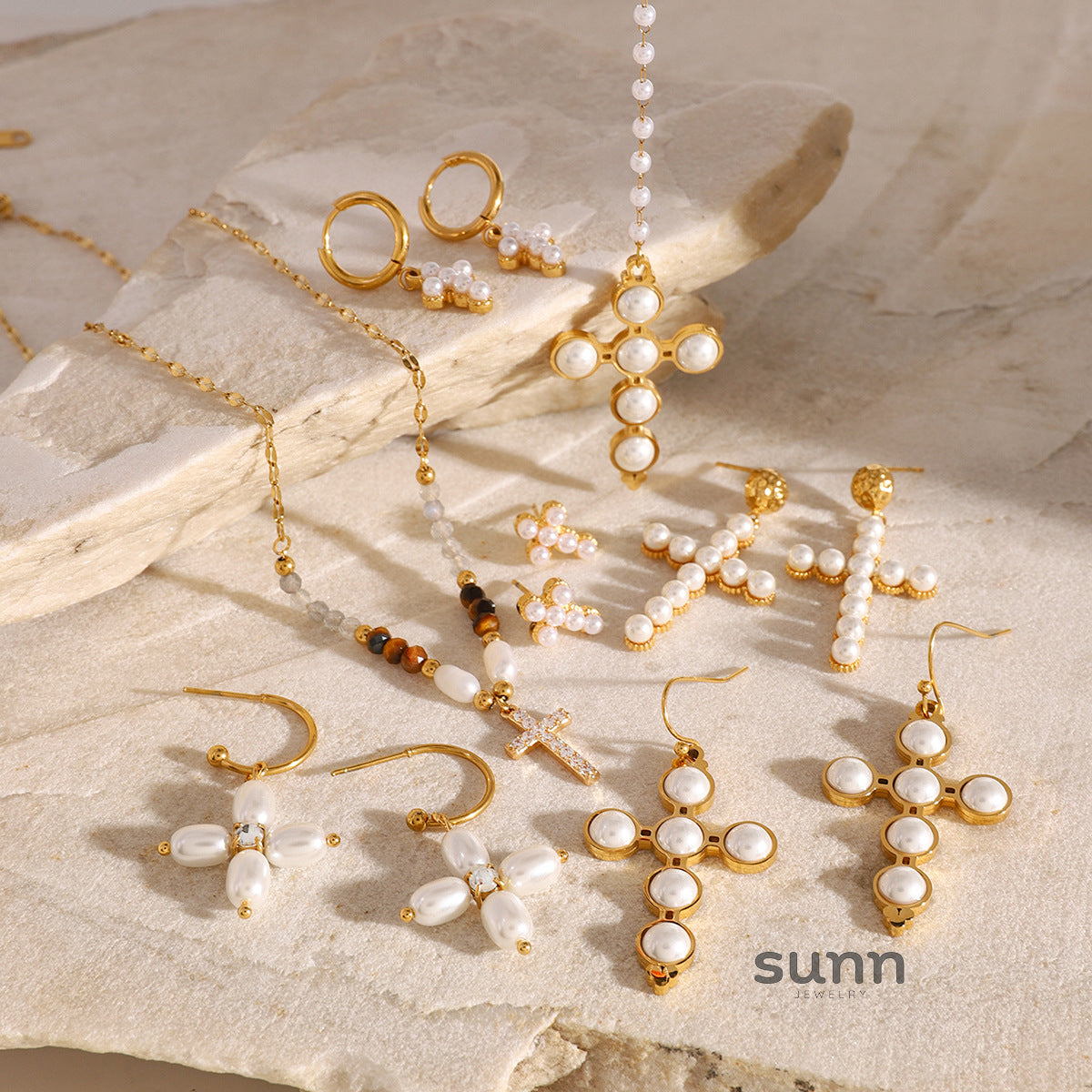 Baylei Zircon Cross Necklace [1NPWYB0F]