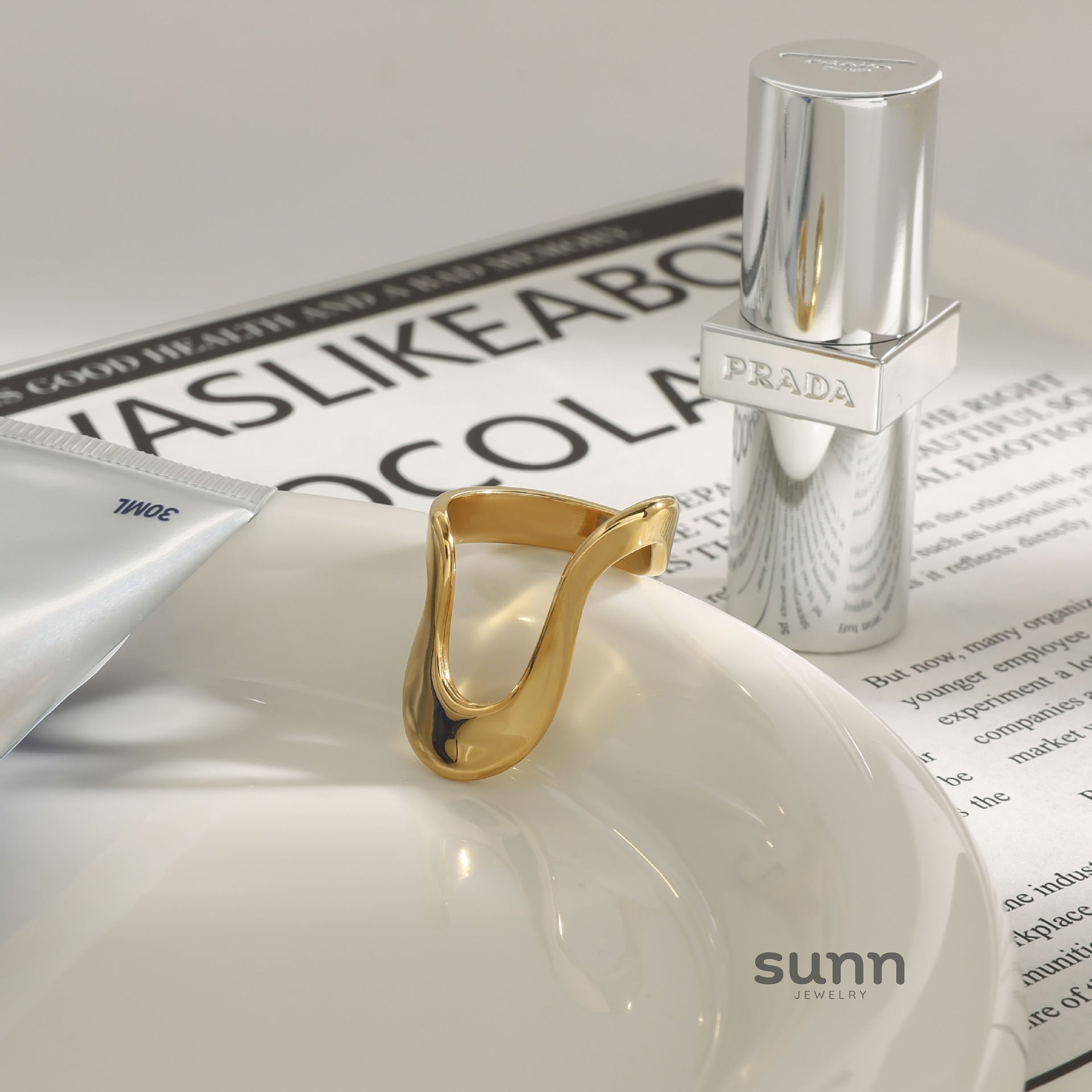 Beau Sleek Geometric Ring [0GZ17DVL]