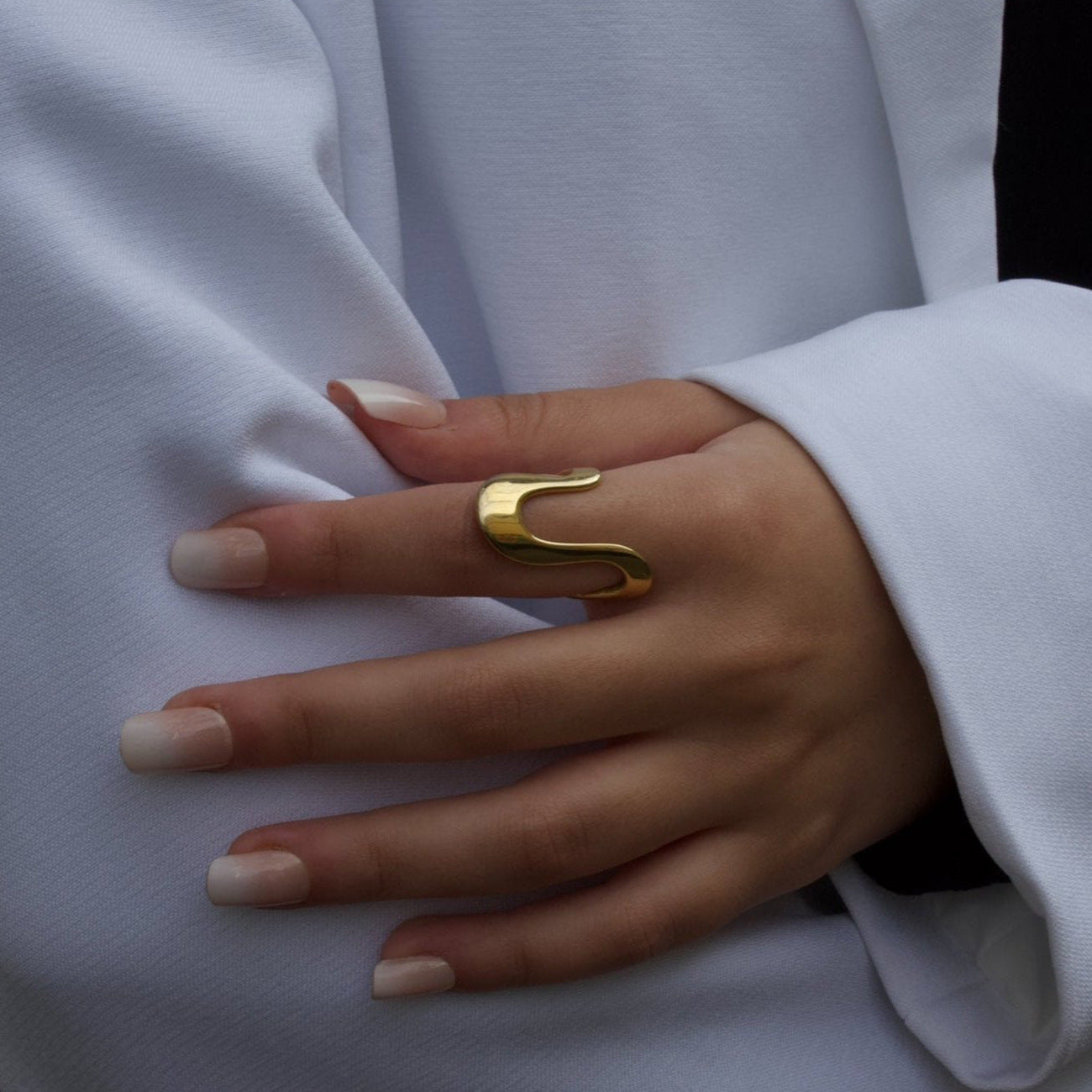 Beau Sleek Geometric Ring [FWVMUPL5]