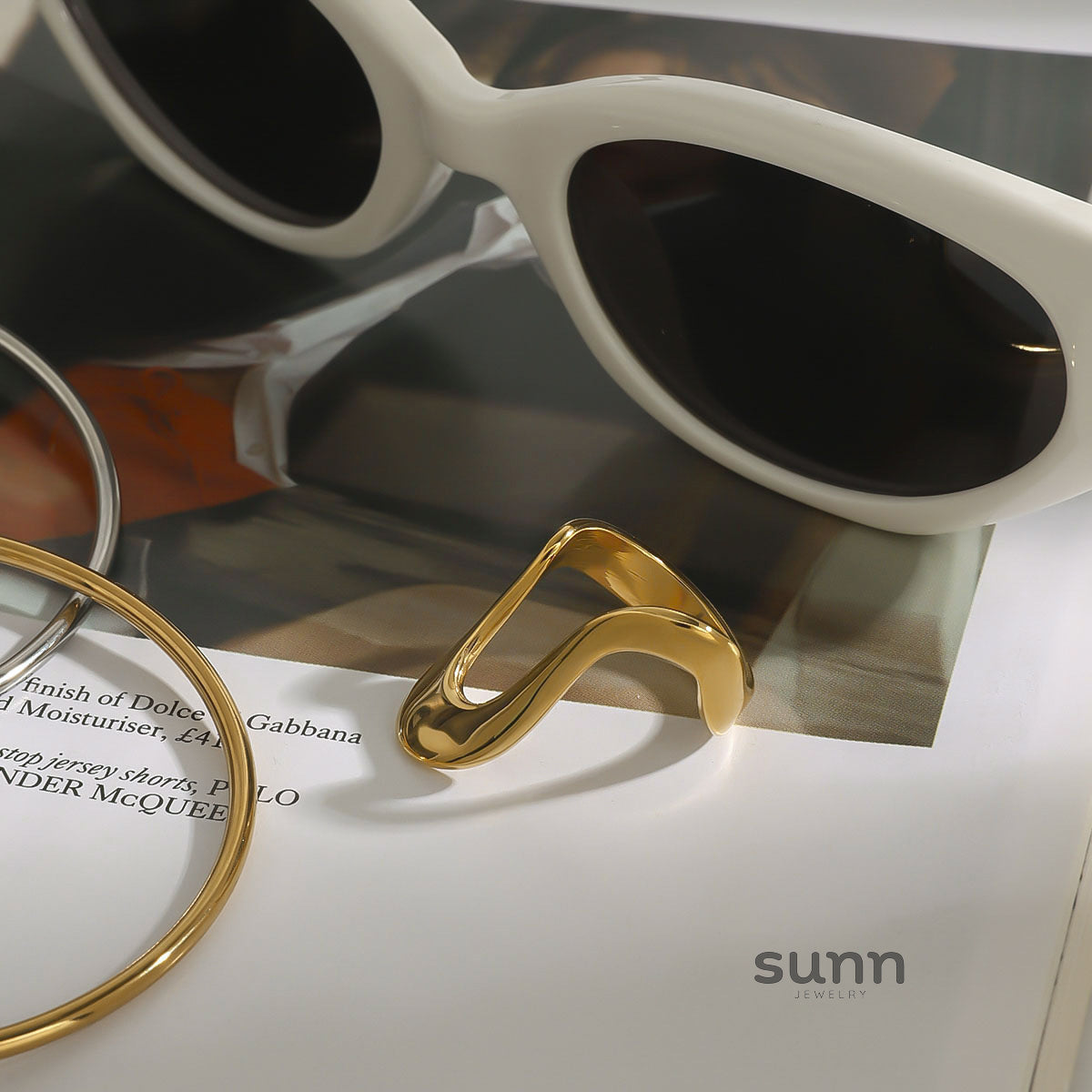 Beau Sleek Geometric Ring [37EKX9U7]