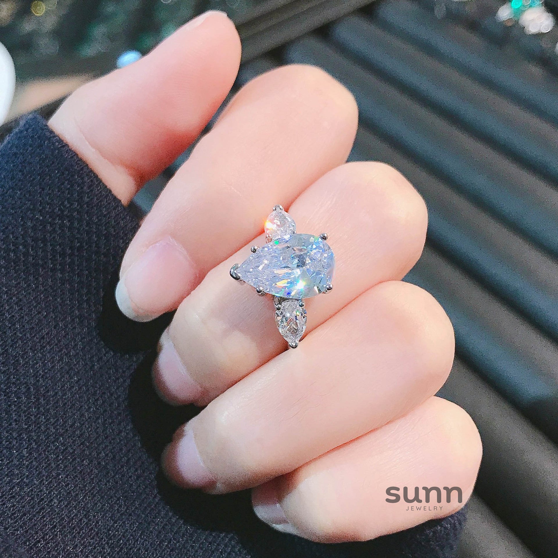 Beautiful Pear Halo Ring [SIXBW0ME]