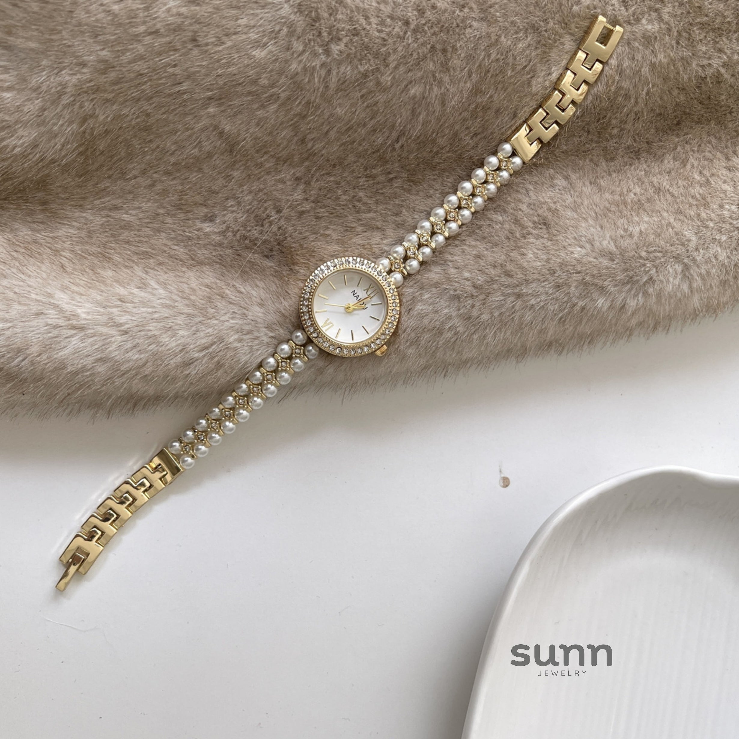 Beckett Starry Pearl Watch [FXOPCBSR]