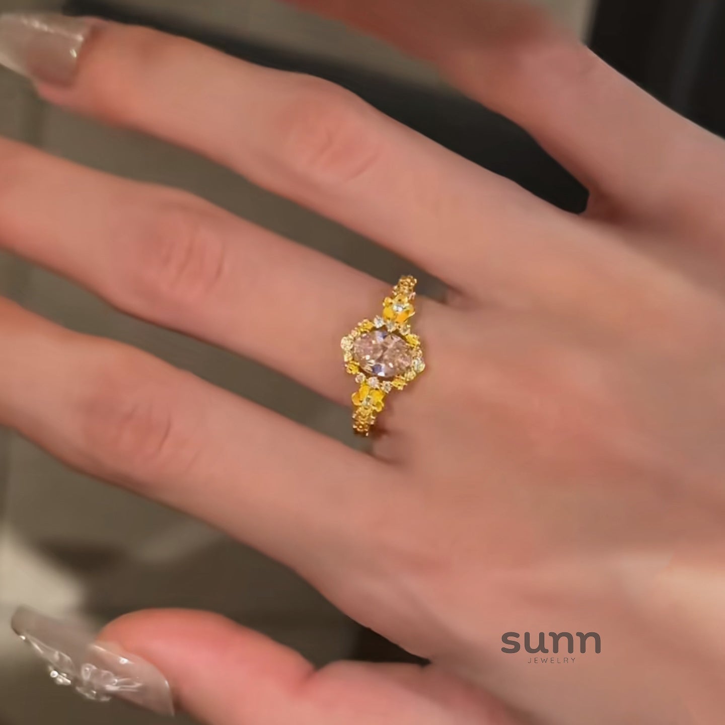 Bellami Luxe Oval Ring [6YGEB0ZS]