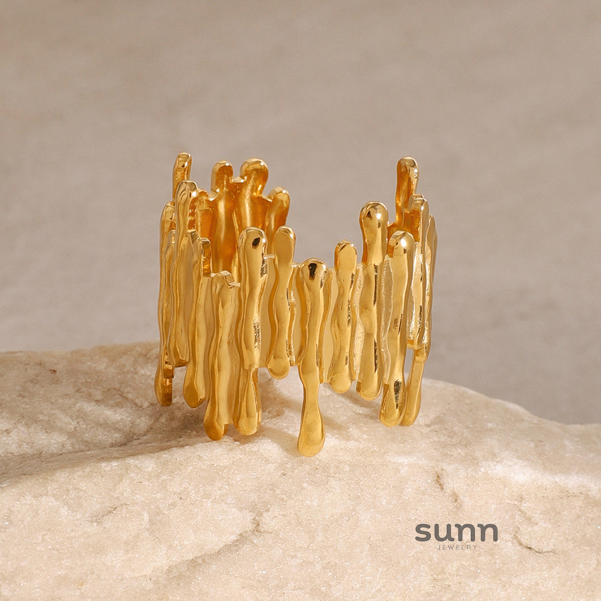 Bellami Modern Asymmetric Ring [YE6HM9EF]