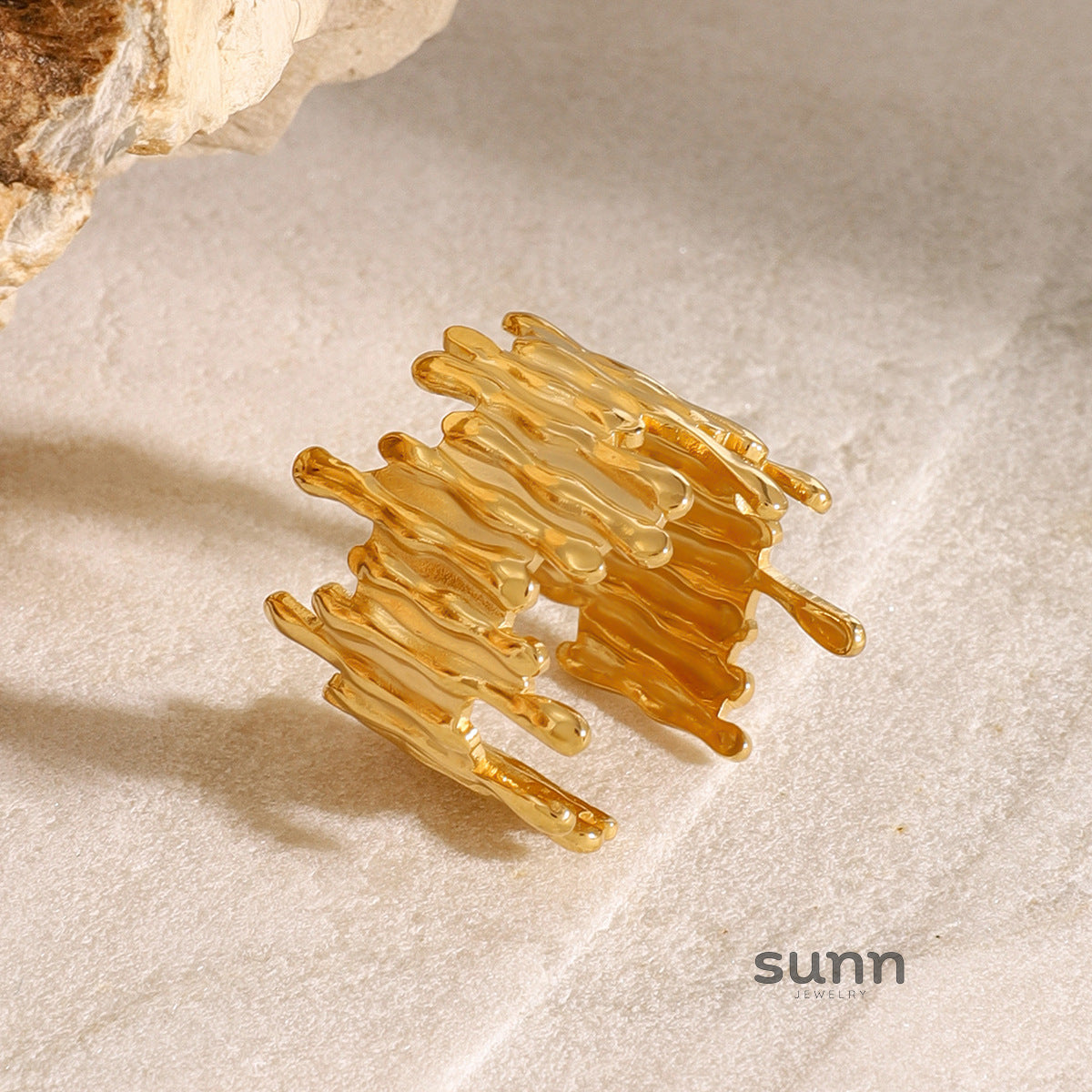 Bellami Modern Asymmetric Ring [5BNACWUD]
