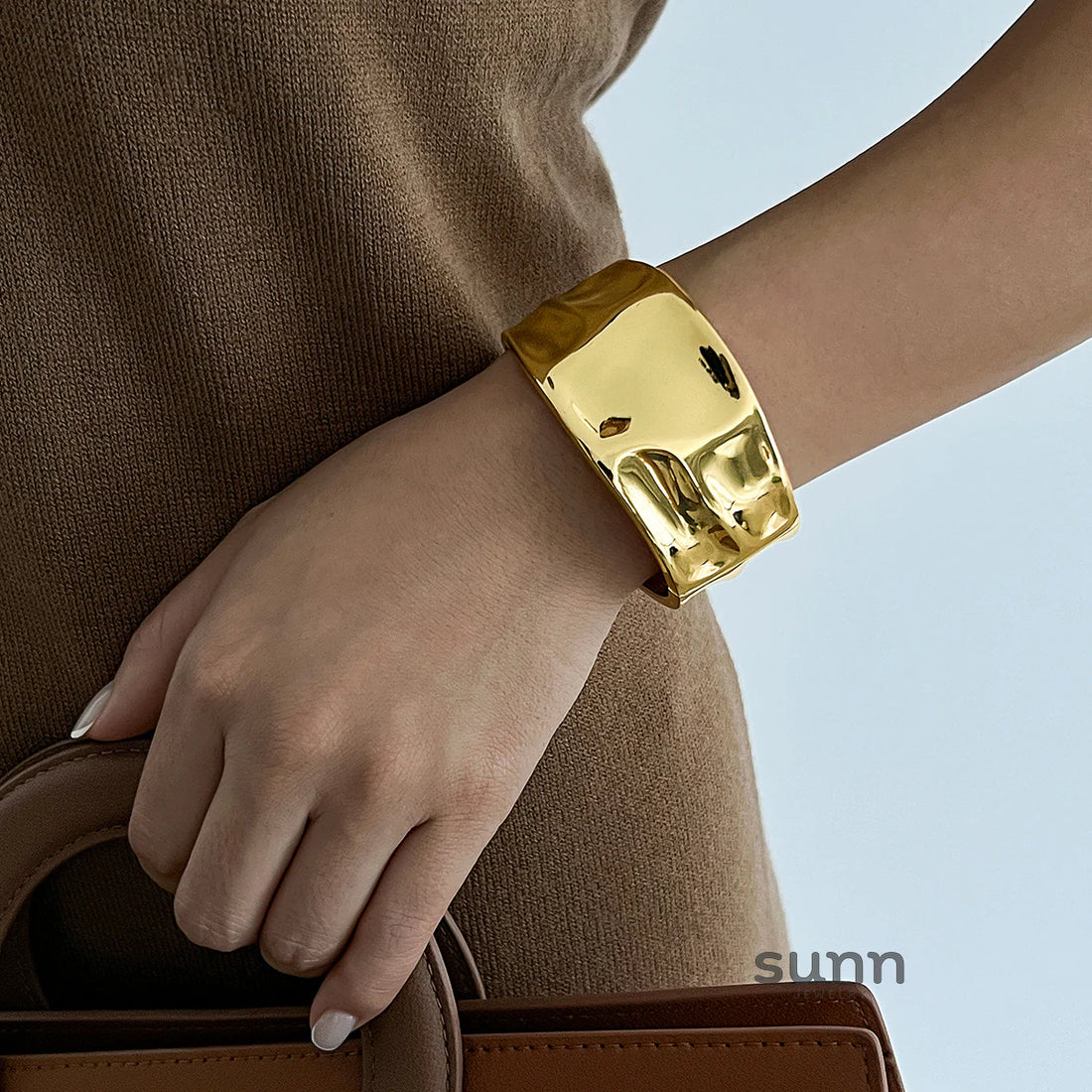 Bennett Sculpted Oval Cuff