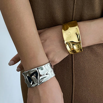Bennett Sculpted Oval Cuff