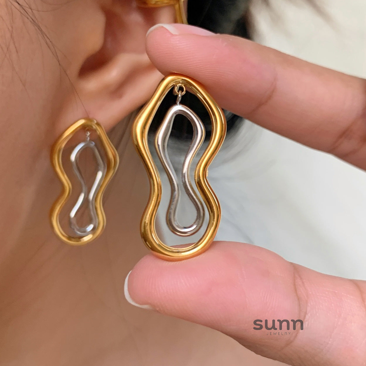 Berkeley Geometric Sculptural Hoops [AQIHNKWL]