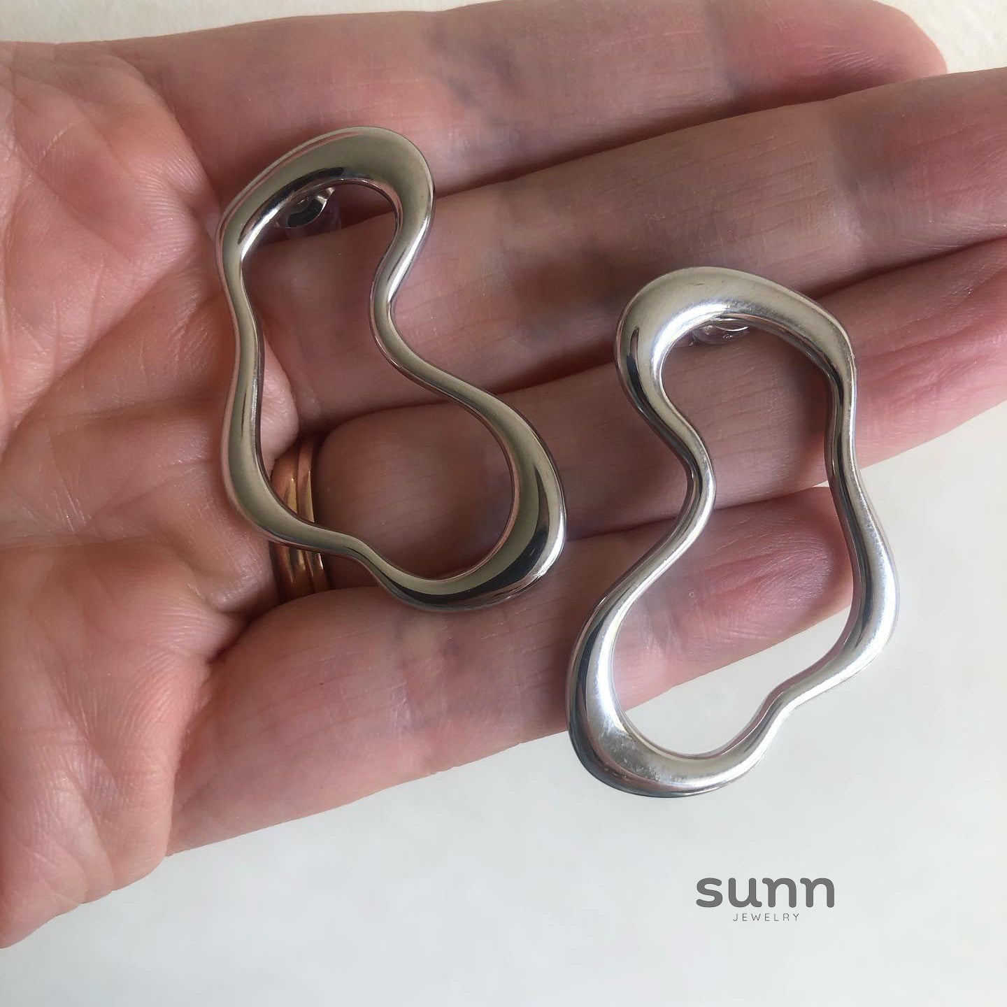 Berkeley Geometric Sculptural Hoops [M1RINUBG]