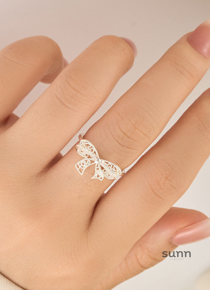 Berkleigh Dainty Bow Ring [0ELTX0VU]