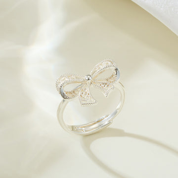 Berkleigh Dainty Bow Ring [JSQLXEAX]