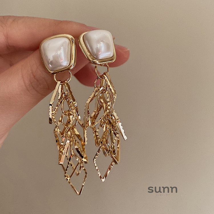 Berkleigh Opulent Pearl Earrings [ZY8WN785]