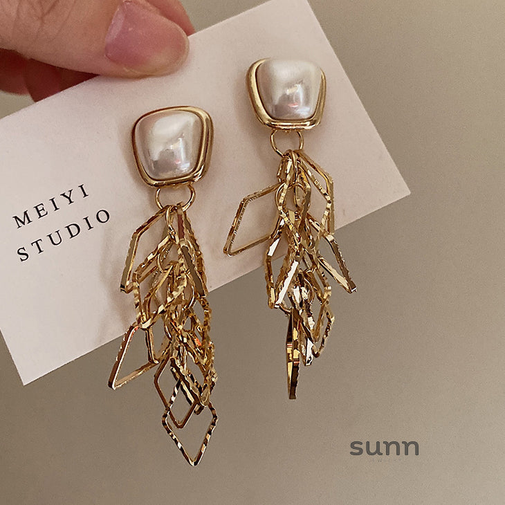 Berkleigh Opulent Pearl Earrings [U2RQ2ACP]