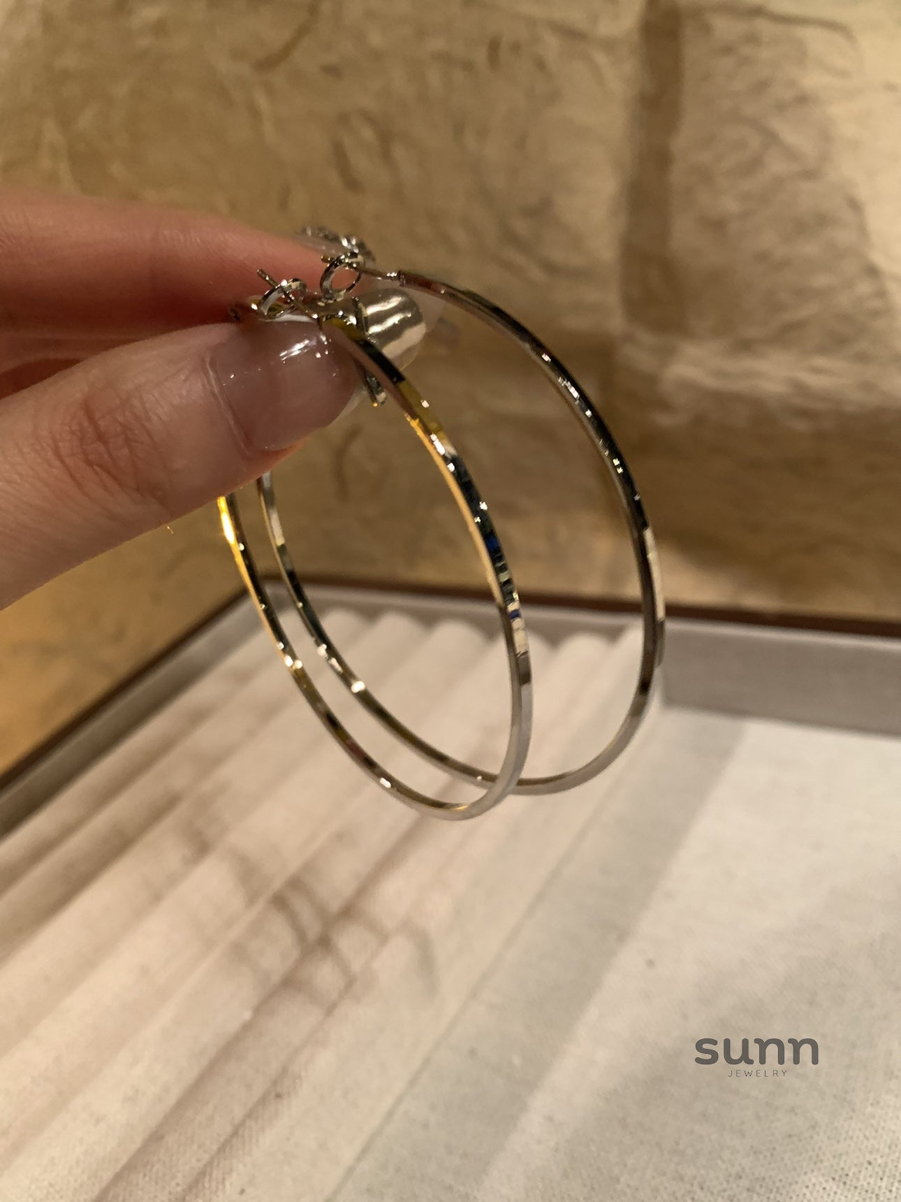 Bethanie Modern Hoop Earrings [VN7R4YMW]