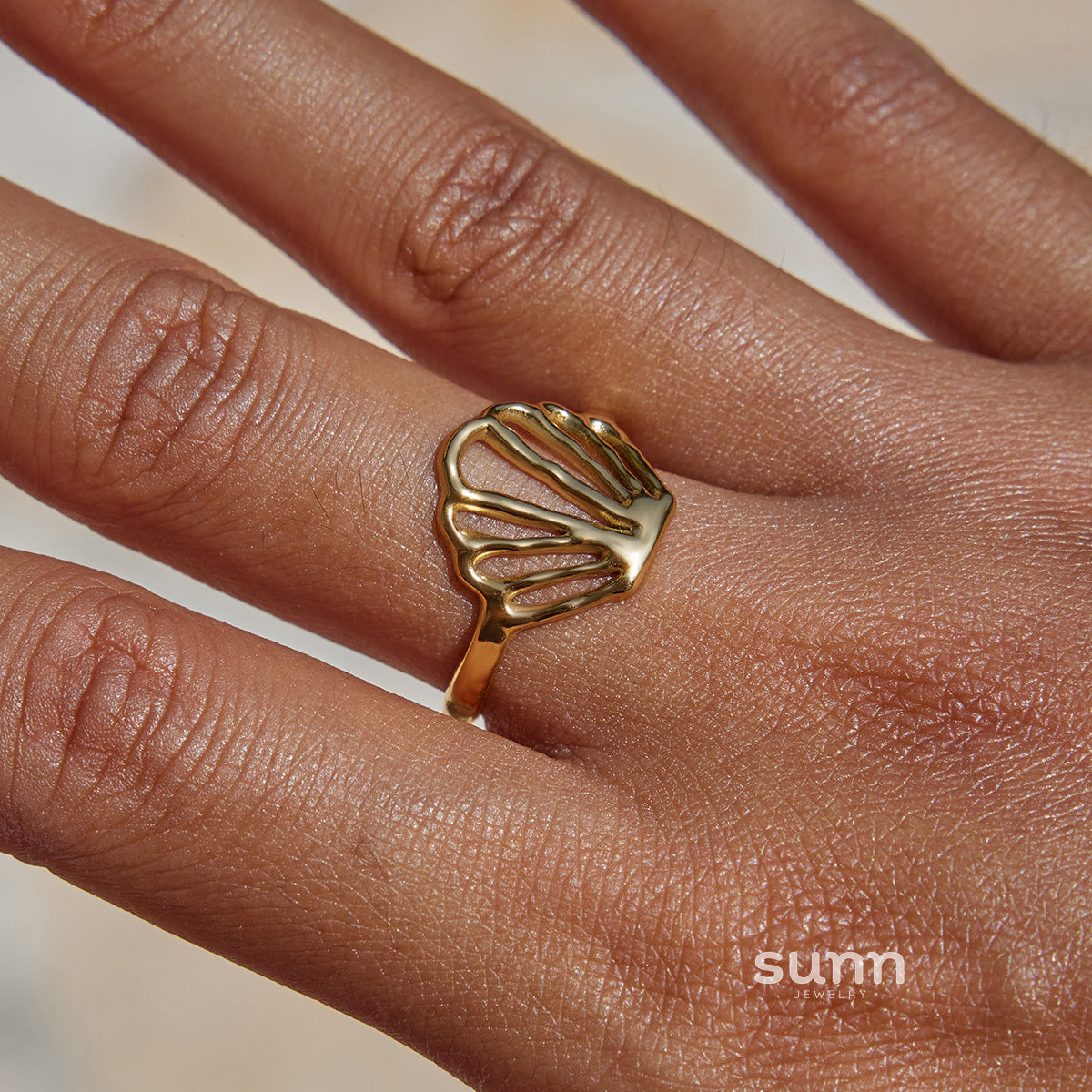 Blakelynn Marine Shell Ring [R5NMVH9O]