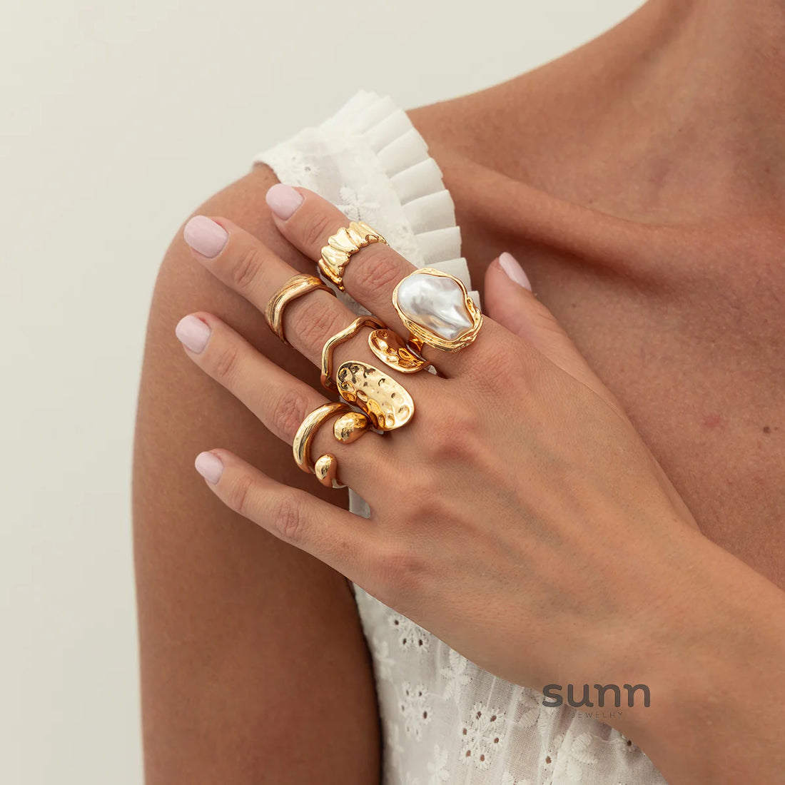 Blayklee Pearl Wave Ring Set
