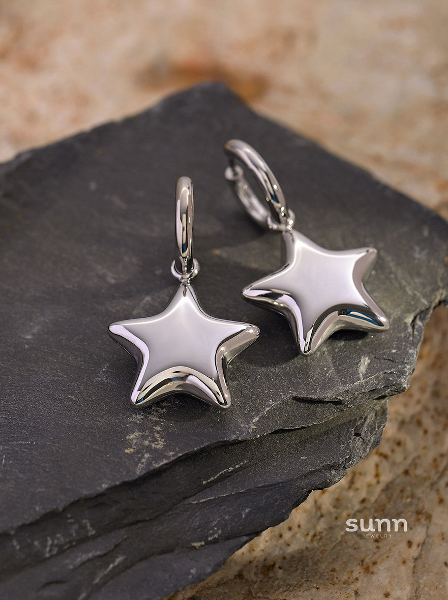 Blessin Gold Star Stud Earrings [EOG7OHD1]