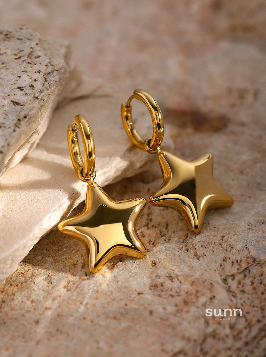 Blessin Gold Star Stud Earrings [F7WI4RSD]