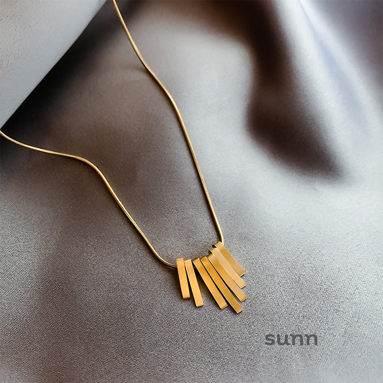 Blessing Fan Shell Necklace [VVS69W0T]