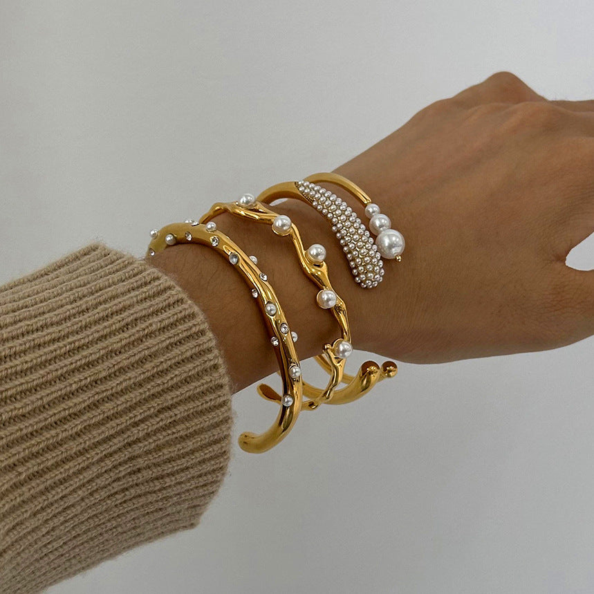 Blossom Minimal Pearl Bangle [TW4678I4]