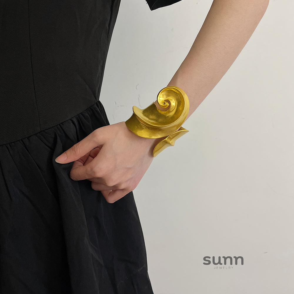 Bo Sculptural Cuff Bracelet [LC8W6RVM]