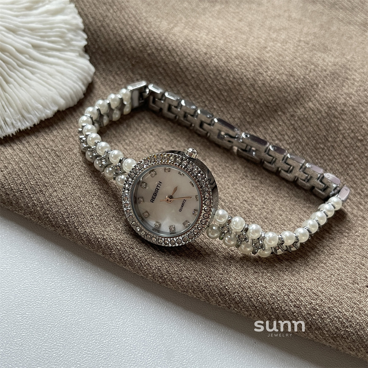 Bonnie Pearl Bracelet Watch [FQ9CH0U7]