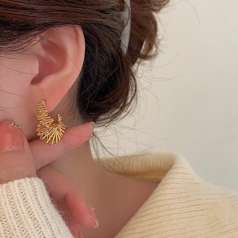 Bonnie Sculptural Gold Earrings [5JDJ6PVX]