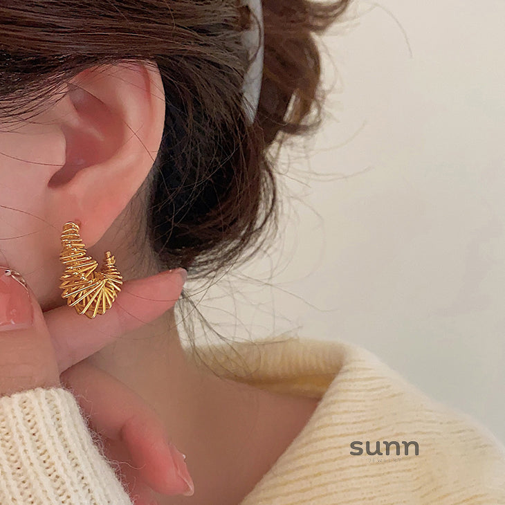Bonnie Sculptural Gold Earrings [MAIWAMJ4]