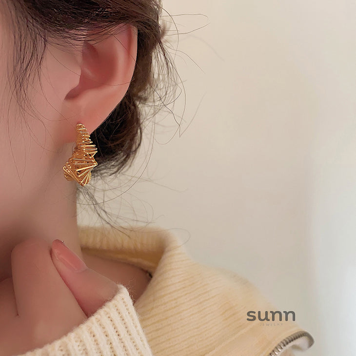Bonnie Sculptural Gold Earrings [7KUXPMWX]