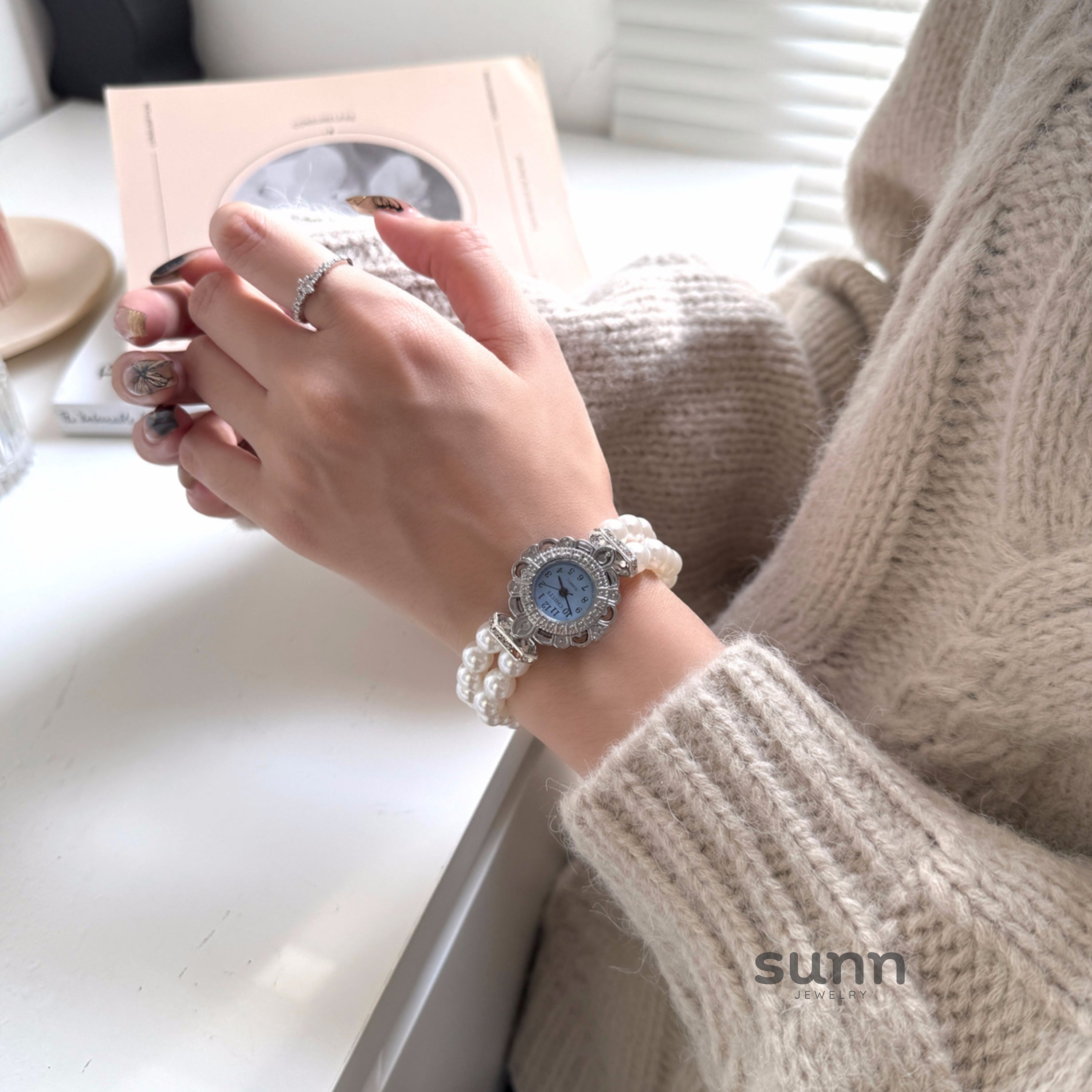 Bowie Crystal Blossom Watch [IZHA0NRR]