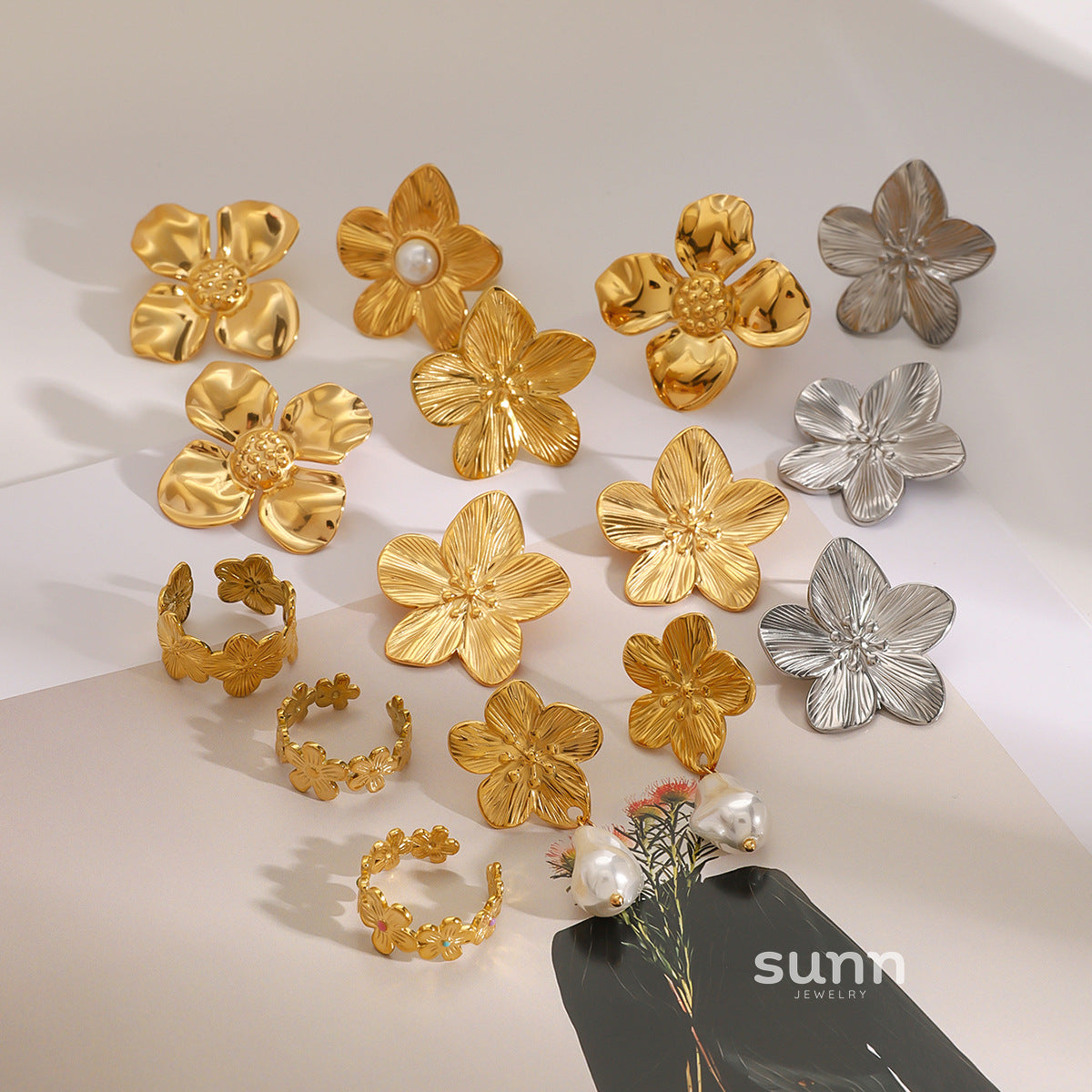 Bradlee Floral Pearl Earrings [61BH5SMQ]